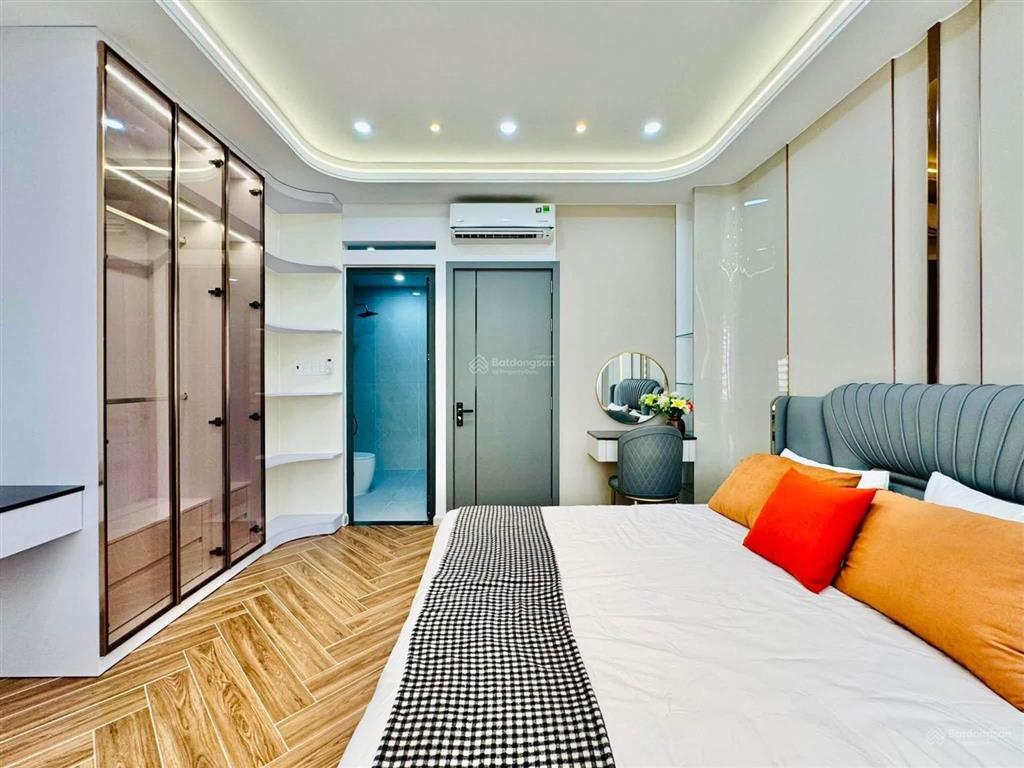 Sát siêu thị gigamall 1 phút đường số 18  giá bao công chứng 4 tỷ 790 / dt 80m2. sổ sách sẵn