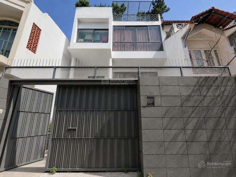 Gần tiệm vịt quay đường bùi hữu nghĩa, quận 5  giá 6 tỷ 330 / dt 105m2. sổ sẵn công chứng