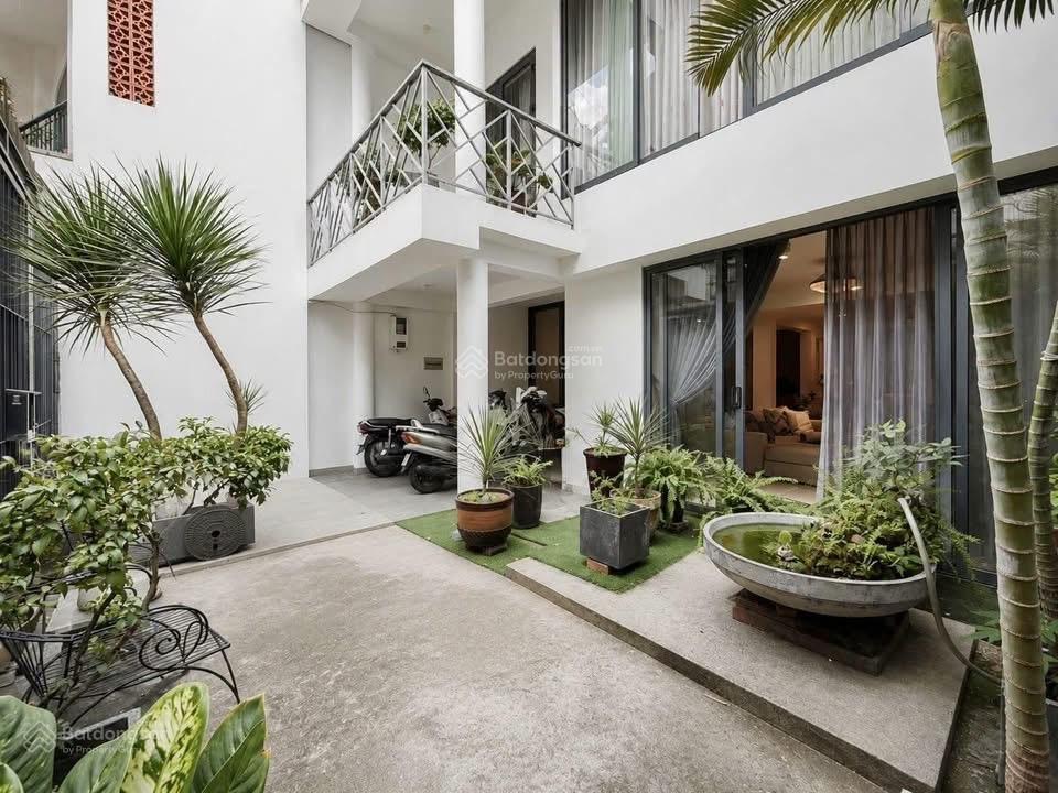 Gần tiệm vịt quay đường bùi hữu nghĩa, quận 5  giá 6 tỷ 330 / dt 105m2. sổ sẵn công chứng