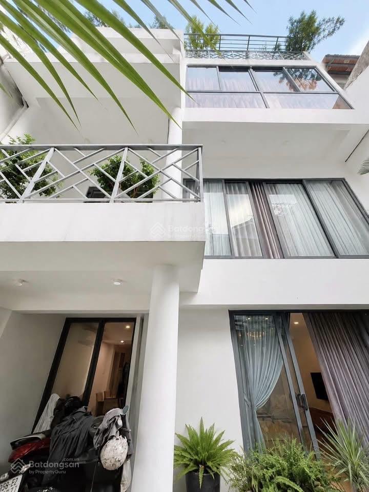 Gần tiệm vịt quay đường bùi hữu nghĩa, quận 5  giá 6 tỷ 330 / dt 105m2. sổ sẵn công chứng