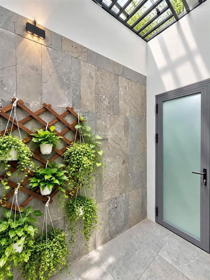 Sát giá 4 tỷ 990 / ngang 5,5m x dài 18m. đường nguyễn thị thập, quận 7. đường 8m xe hơi. sổ riêng