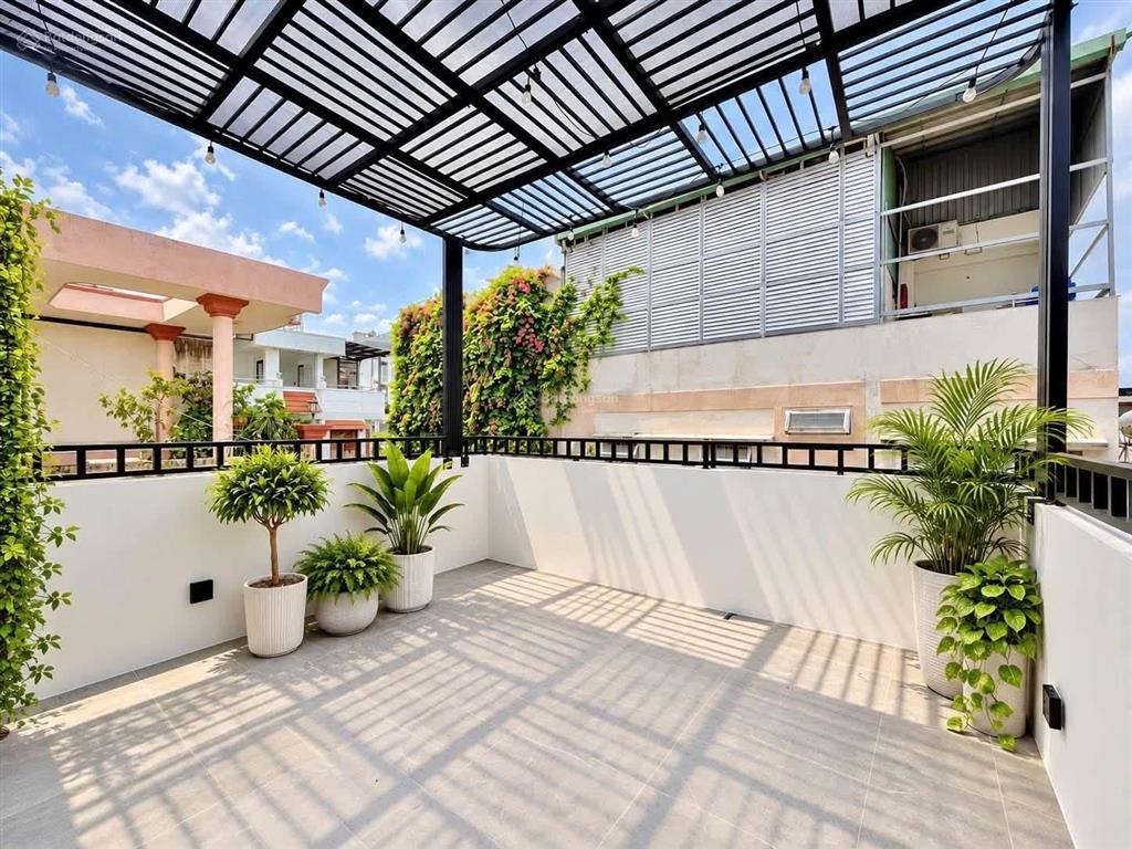 Sát giá 4 tỷ 990 / ngang 5,5m x dài 18m. đường nguyễn thị thập, quận 7. đường 8m xe hơi. sổ riêng