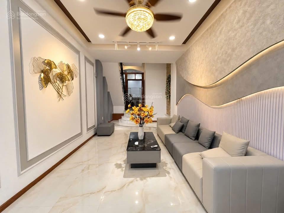 Gần chợ bà chiểu. đường huỳnh đình hai, bình thạnh  72m2 công nhận đủ. sổ sẵn