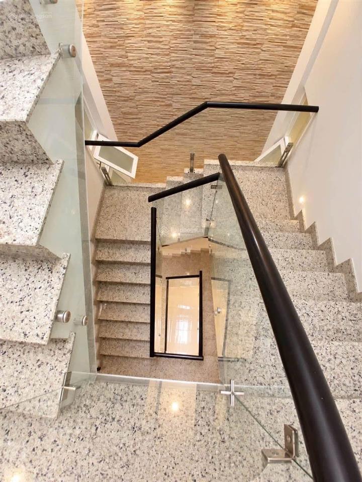 Sát giá thị trường / 88m2 công nhận đủ trên sổ. đường lý thái tổ hẻm 1 sẹc rộng 6m xe hơi