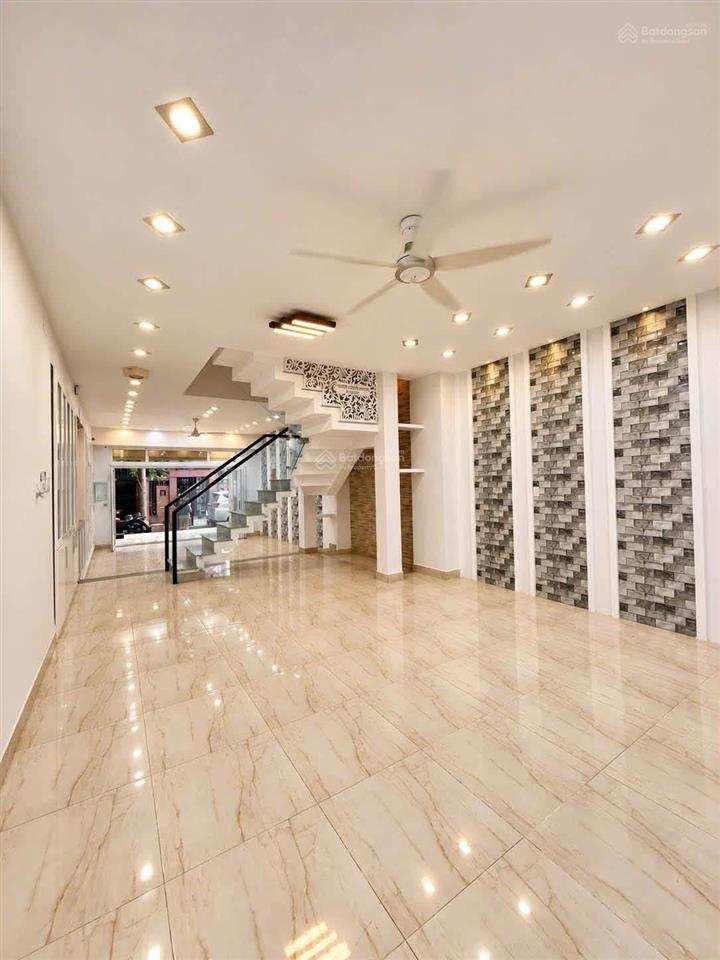 Sát giá thị trường / 88m2 công nhận đủ trên sổ. đường lý thái tổ hẻm 1 sẹc rộng 6m xe hơi