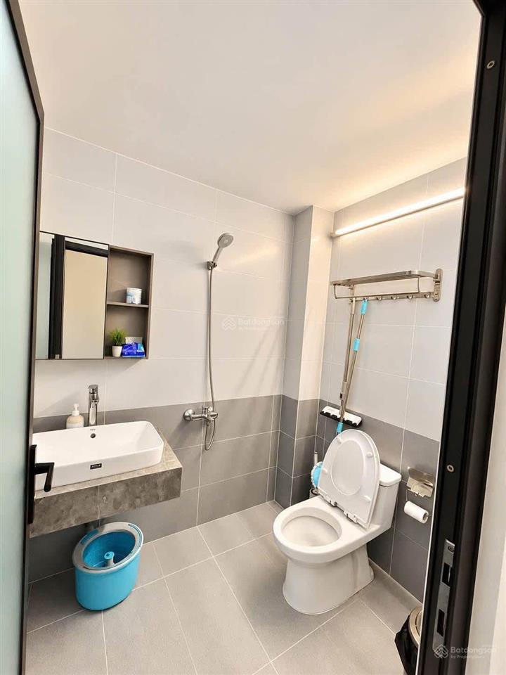 Nhà hẻm xe tăng 8m đường nguyễn trọng tuyển  ngang 4m x dài 20m. sổ hồng riêng