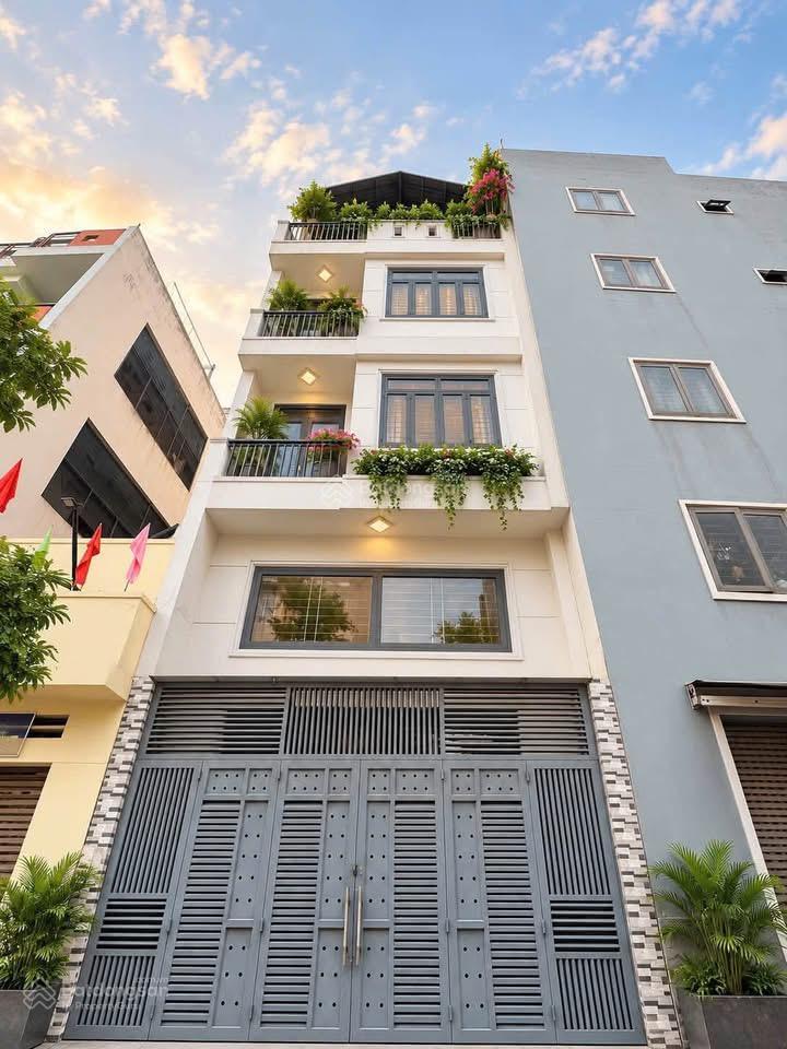 Giá chốt 4 tỷ 290 / dt 75m2 công nhận đủ đường minh phụng, q6  đường trước nhà 6m xe hơi tận cửa