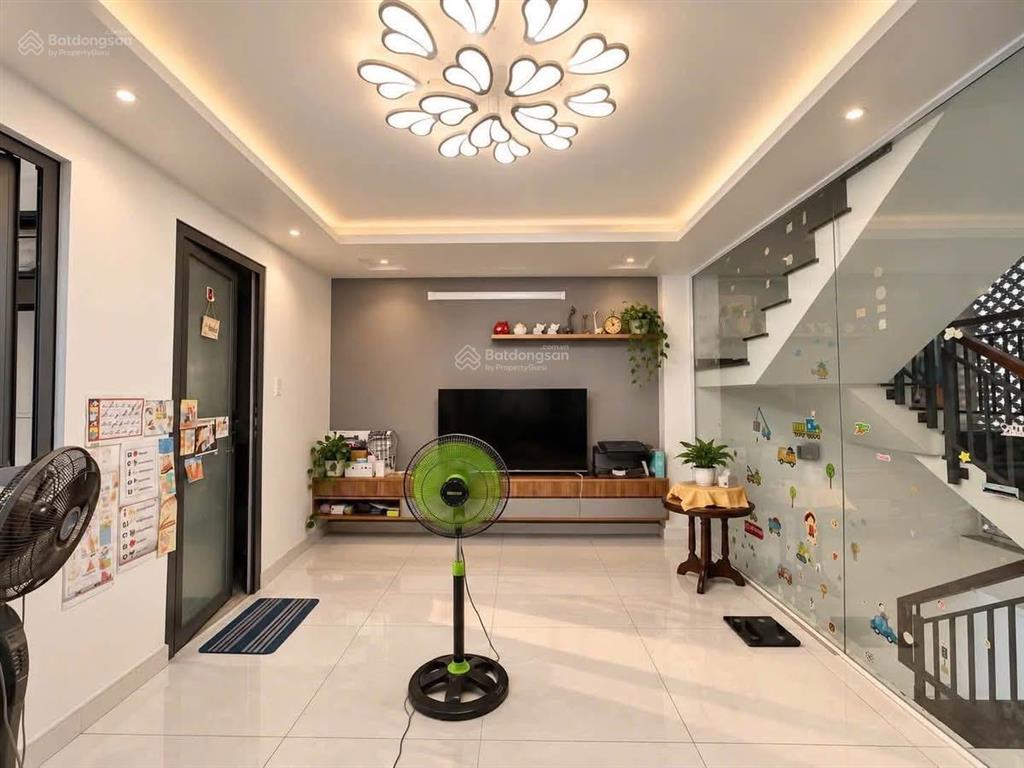 Giá chốt 4 tỷ 290 / dt 75m2 công nhận đủ đường minh phụng, q6  đường trước nhà 6m xe hơi tận cửa