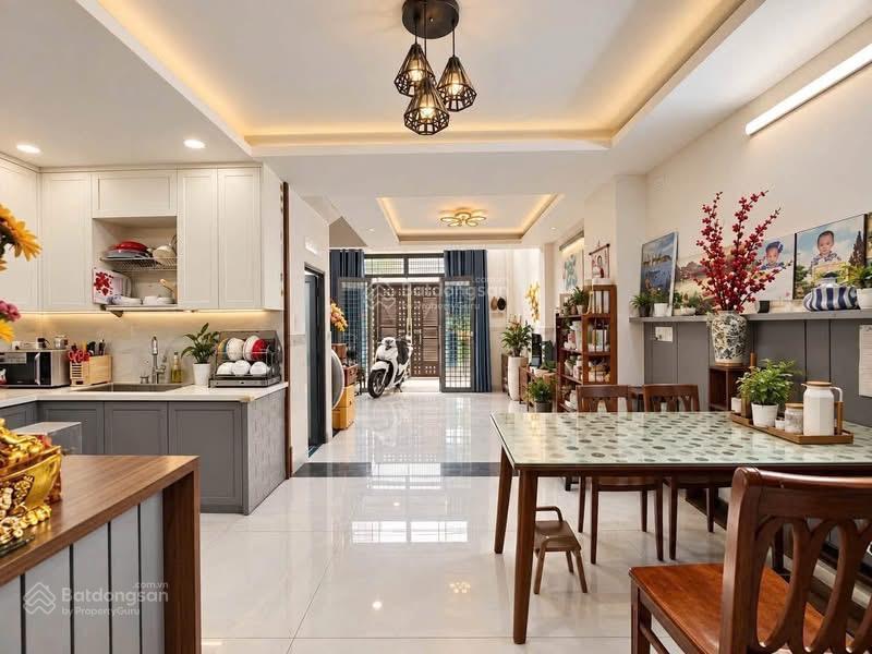 Giá chốt 4 tỷ 290 / dt 75m2 công nhận đủ đường minh phụng, q6  đường trước nhà 6m xe hơi tận cửa
