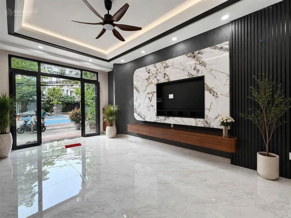 Chính chủ bán nhà đường bùi văn ba, q7  giá chốt 3 tỷ 880 / dt 60m2 công nhận đủ. hẻm xe hơi 6m