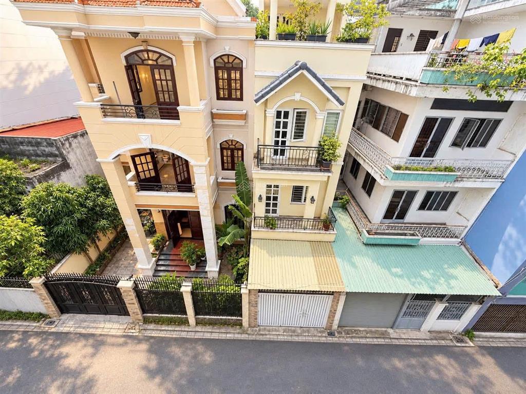 Chính chủ cần bán nhà nguyễn xí, bình thạnh  dt 75m2 công nhận đủ. đường 6m