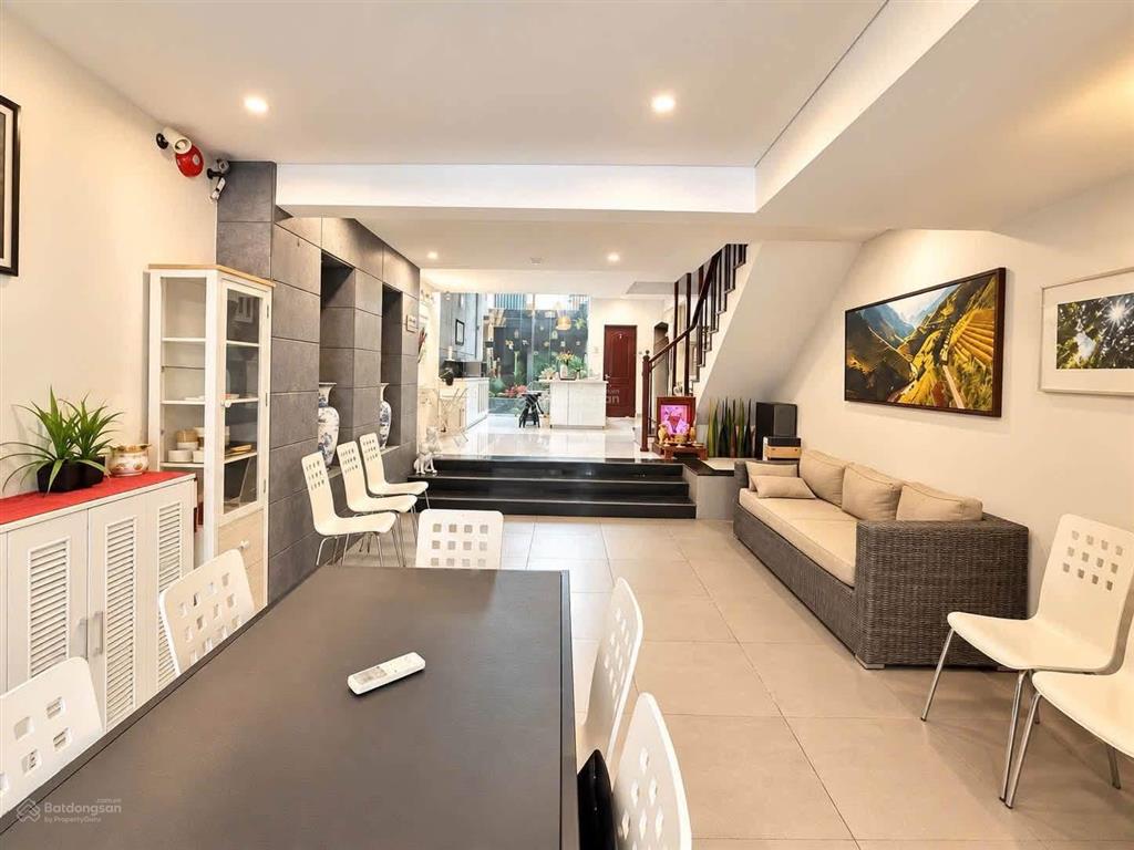 Chính chủ cần bán nhà nguyễn xí, bình thạnh  dt 75m2 công nhận đủ. đường 6m