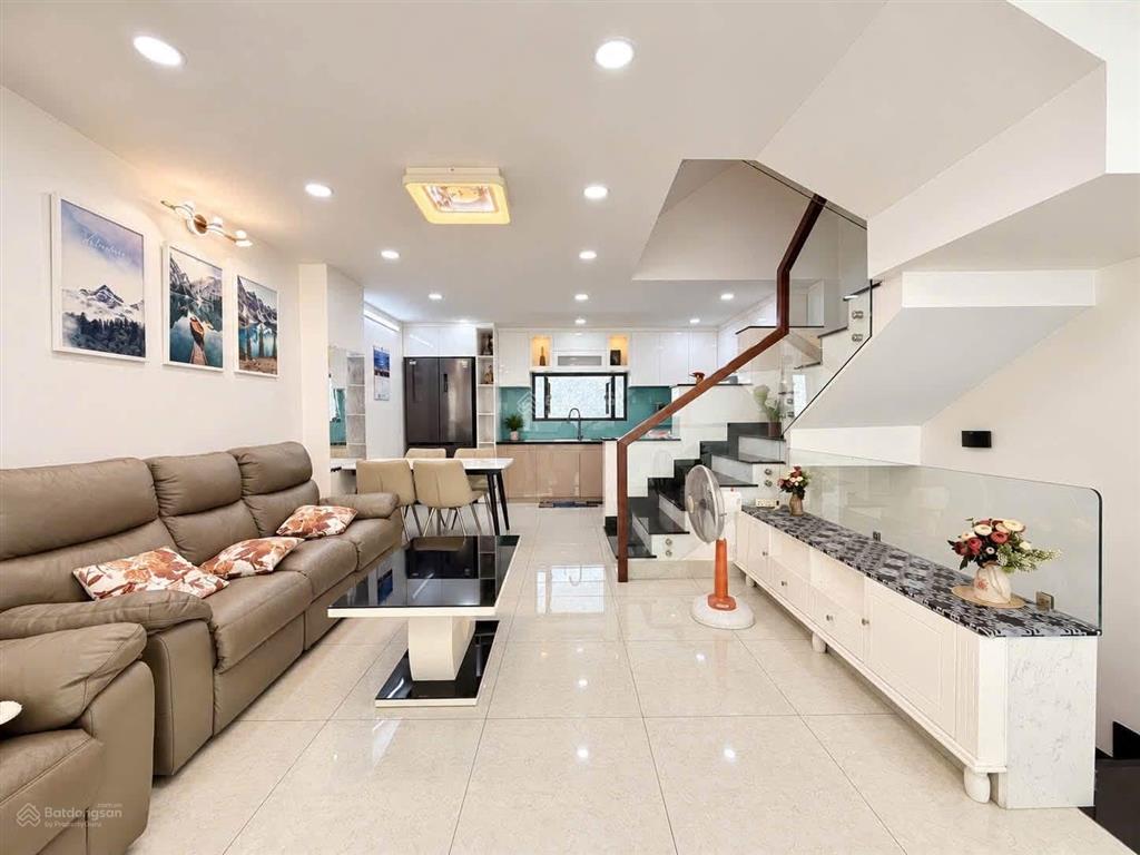 Chính chủ bán nhà hxh 6m lâm văn bền, q7  giá 3 tỷ 890 / 75m2 công nhận đủ. sổ sẵn công chứng