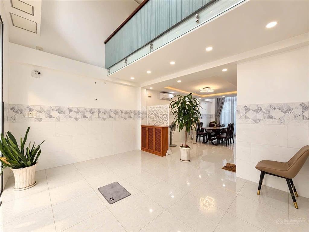 Chính chủ bán nhà hxh 6m lâm văn bền, q7  giá 3 tỷ 890 / 75m2 công nhận đủ. sổ sẵn công chứng