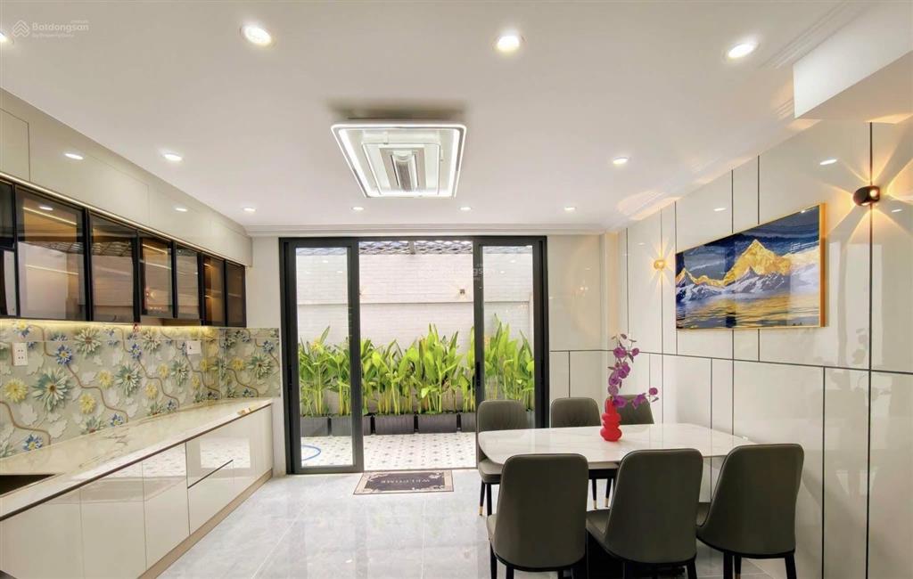 Bán nhà đẹp xuất sắc tại huỳnh tấn phát, 90m2