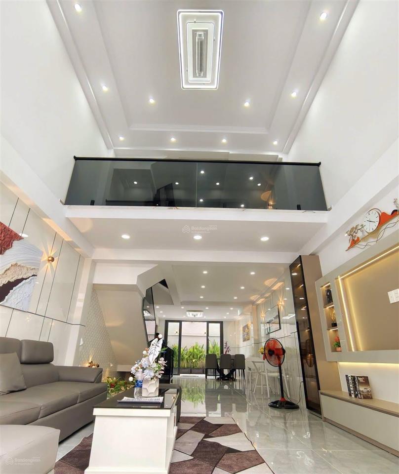 Bán nhà đẹp xuất sắc tại huỳnh tấn phát, 90m2