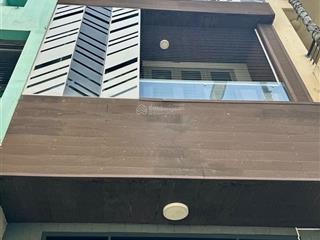 Bán nhà phan tôn  q1 giá 5tỷ270/72m2. cho thuê 26 triệu. gần trường huỳnh khương ninh