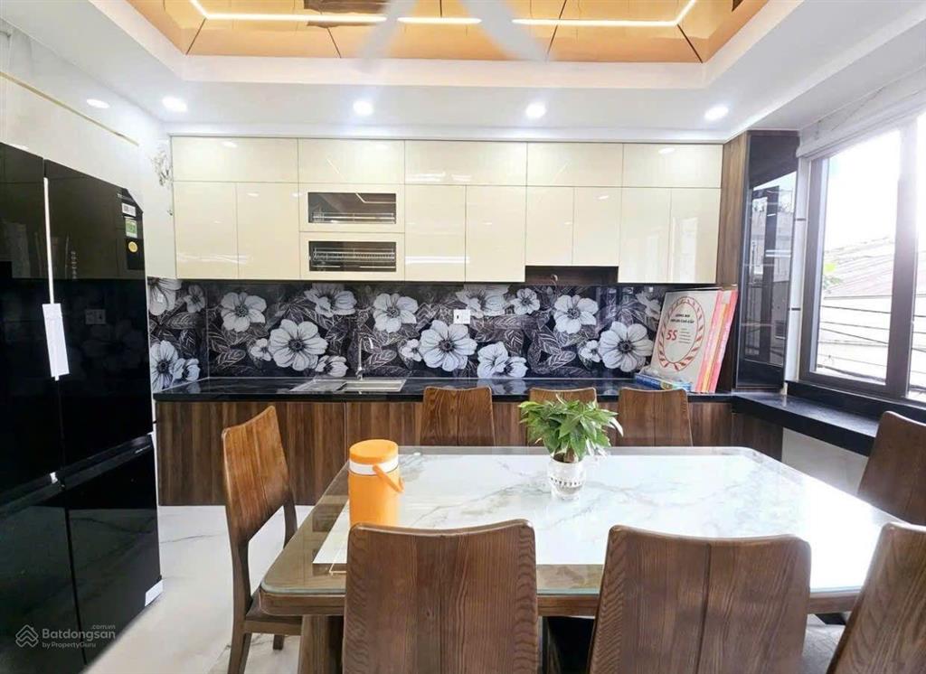 5tỷ320 sở hữu nhà thang máy 4 lầu 67.2m2 ngay trung tâm thạch thị thanh  quận 1. gần cv lê văn tám