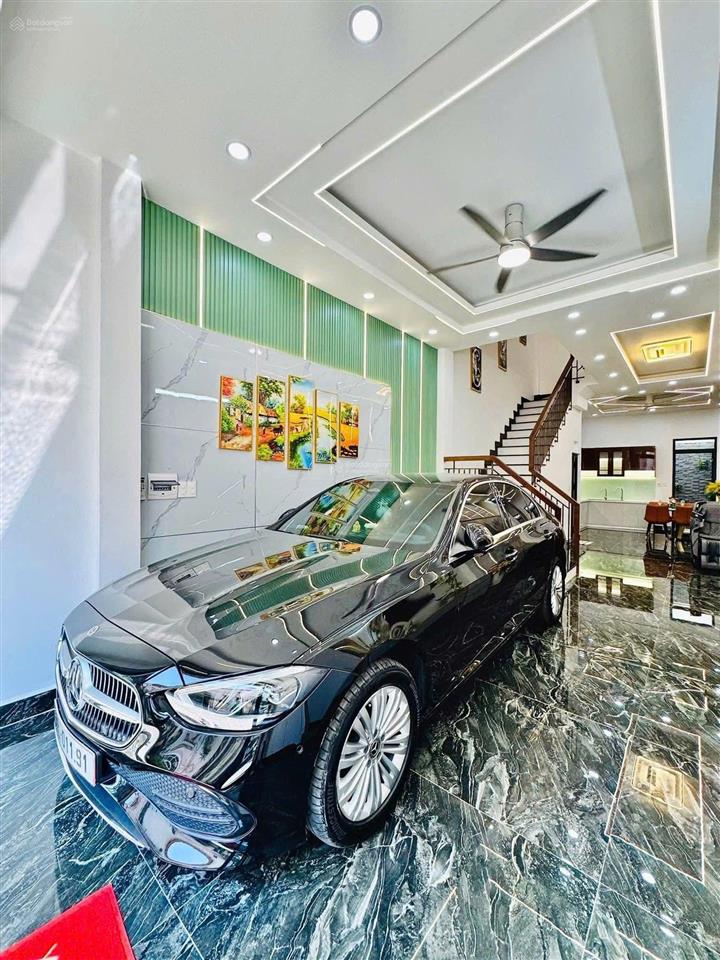 Bán nhà 93m2 đường 7m ngay cách mạng tháng 8quận 3. giá 5tỷ4 thuê 26tr. gần công viên lê thị riêng