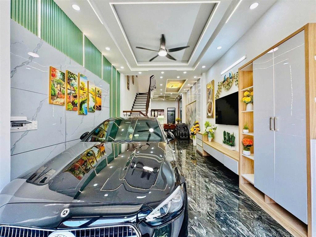 Bán nhà 93m2 đường 7m ngay cách mạng tháng 8quận 3. giá 5tỷ4 thuê 26tr. gần công viên lê thị riêng