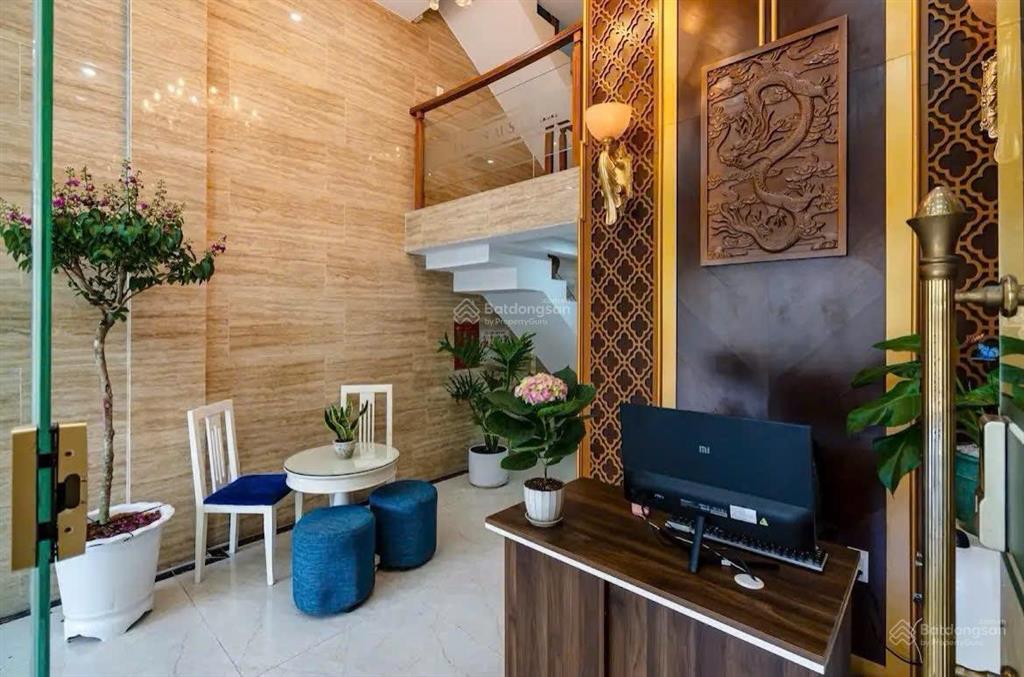 Tôi bán gấp nhà mặt tiền 5 tầng giá 4tỷ690/ quận 1 dt 60.4m2, đường nguyễn phi khanh, tân định