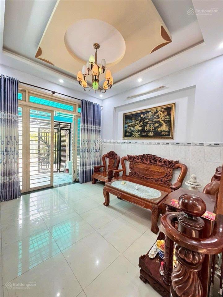 Gia đình tôi bán gấp nhà giá 3tỷ9/84,3m2 đường đào tấn, phường 5, quận 5. gần chợ hoà bình