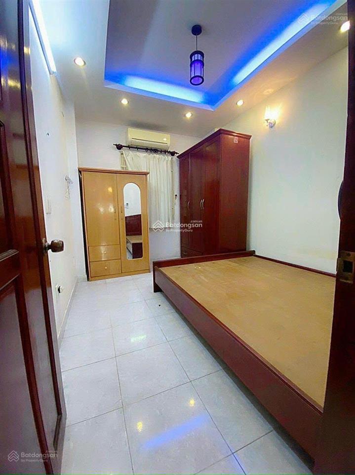 Gia đình tôi bán gấp nhà giá 3tỷ9/84,3m2 đường đào tấn, phường 5, quận 5. gần chợ hoà bình