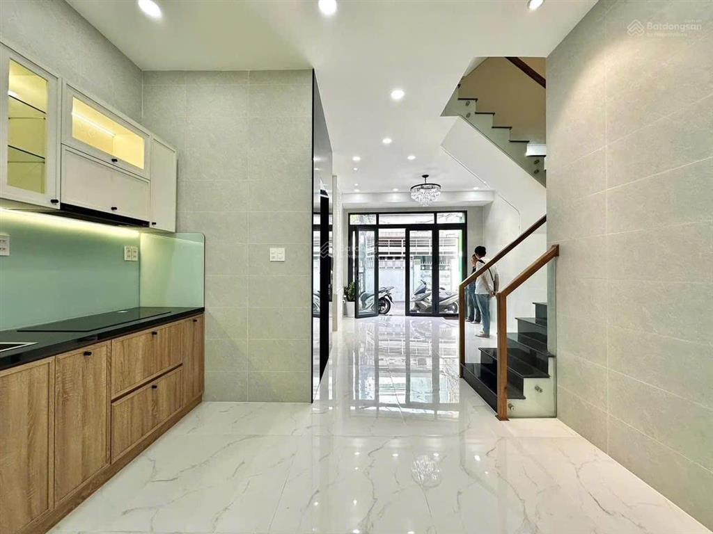 Cần tiền xoay vốn bán nhà giá 2tỷ850/68m2 mai xuân thưởng, p11, bình thạnh gần chợ phan văn trị