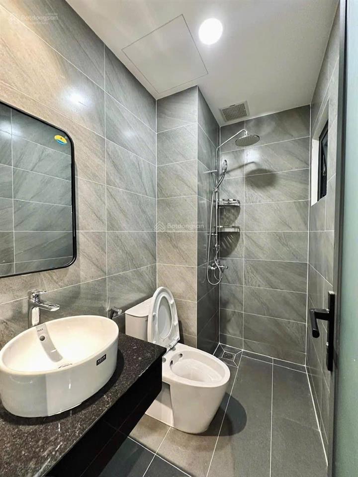 Cần tiền xoay vốn bán nhà giá 2tỷ850/68m2 mai xuân thưởng, p11, bình thạnh gần chợ phan văn trị