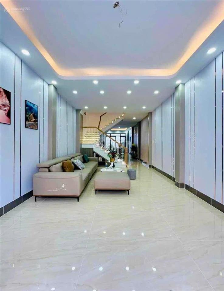 Lên sóng nhà đẹp quận 4 giá 3tỷ2/70m2, đường lê quốc hưng, phường 13. gần chợ xóm chiếu