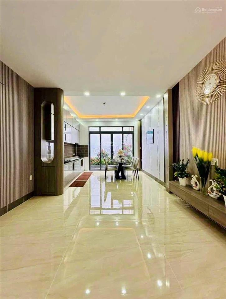 Lên sóng nhà đẹp quận 4 giá 3tỷ2/70m2, đường lê quốc hưng, phường 13. gần chợ xóm chiếu