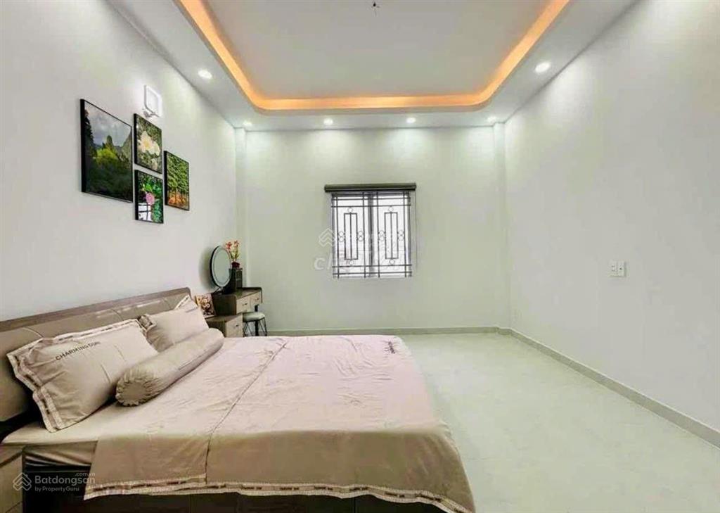 Lên sóng nhà đẹp quận 4 giá 3tỷ2/70m2, đường lê quốc hưng, phường 13. gần chợ xóm chiếu