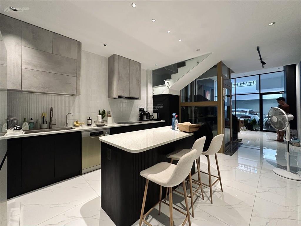 Cần bán nhà hẻm ôtô 6m 74,7m2 an dương vương p2 q5. sát đh sài gòn, đang cho thuê 23triệu