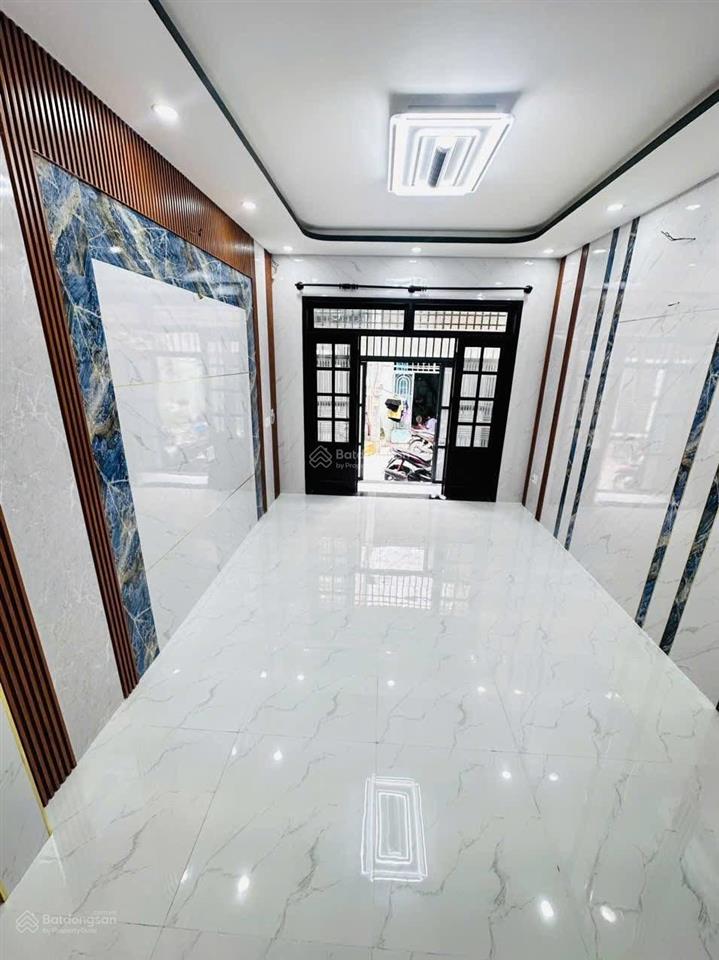 Cô hà đi định cư bán gấp nhà dt 70,2m2 bùi văn batân thuận đôngquận 7. gần chợ bùi văn ba 500m