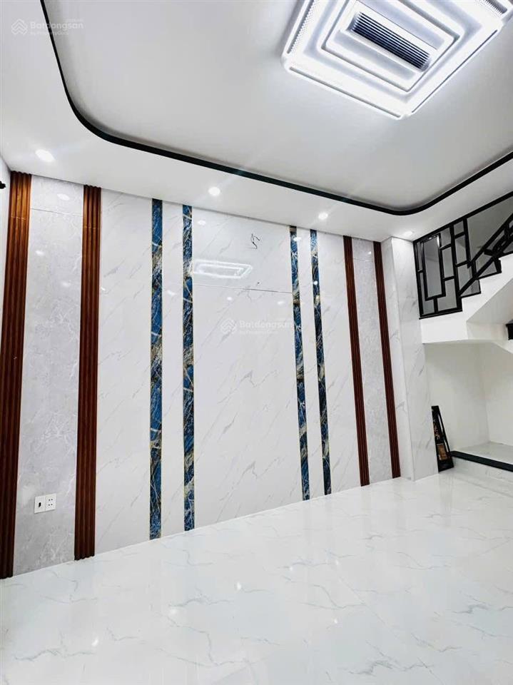 Cô hà đi định cư bán gấp nhà dt 70,2m2 bùi văn batân thuận đôngquận 7. gần chợ bùi văn ba 500m