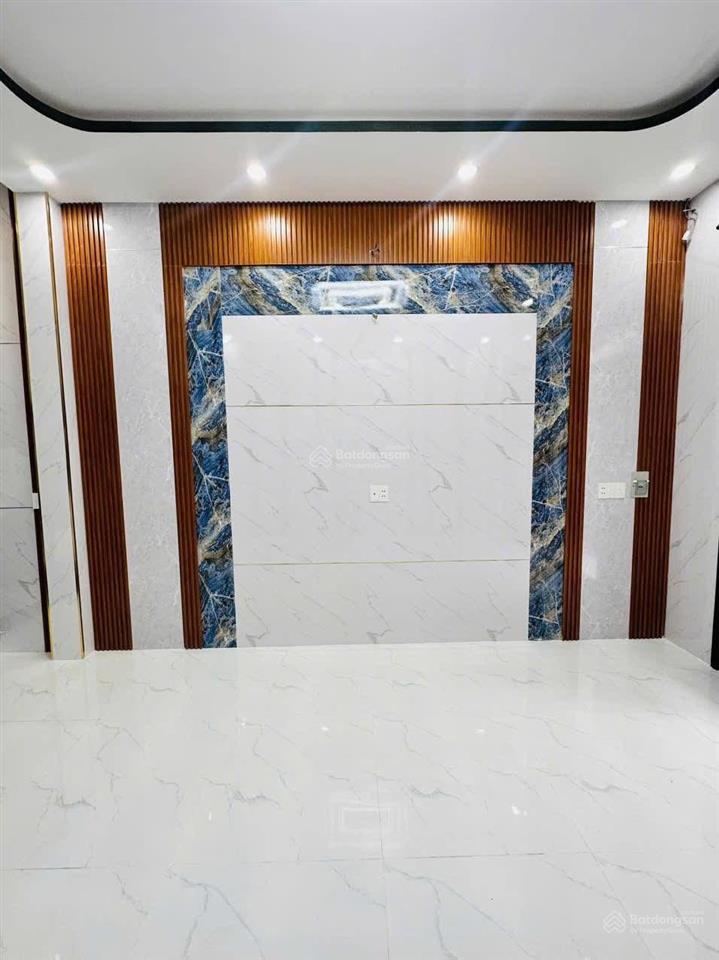 Cô hà đi định cư bán gấp nhà dt 70,2m2 bùi văn batân thuận đôngquận 7. gần chợ bùi văn ba 500m