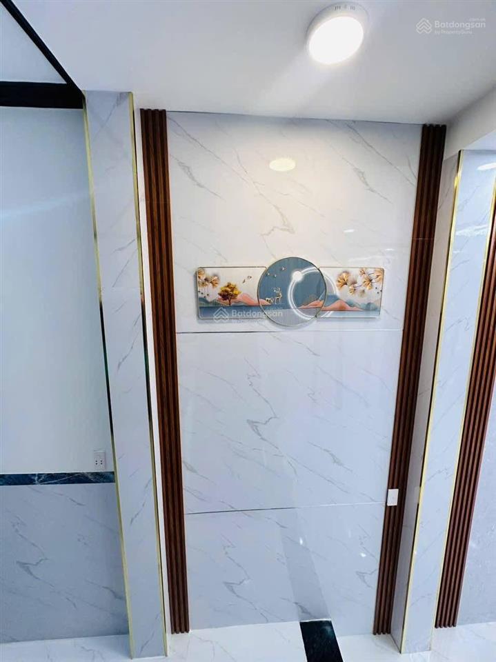 Cô hà đi định cư bán gấp nhà dt 70,2m2 bùi văn batân thuận đôngquận 7. gần chợ bùi văn ba 500m