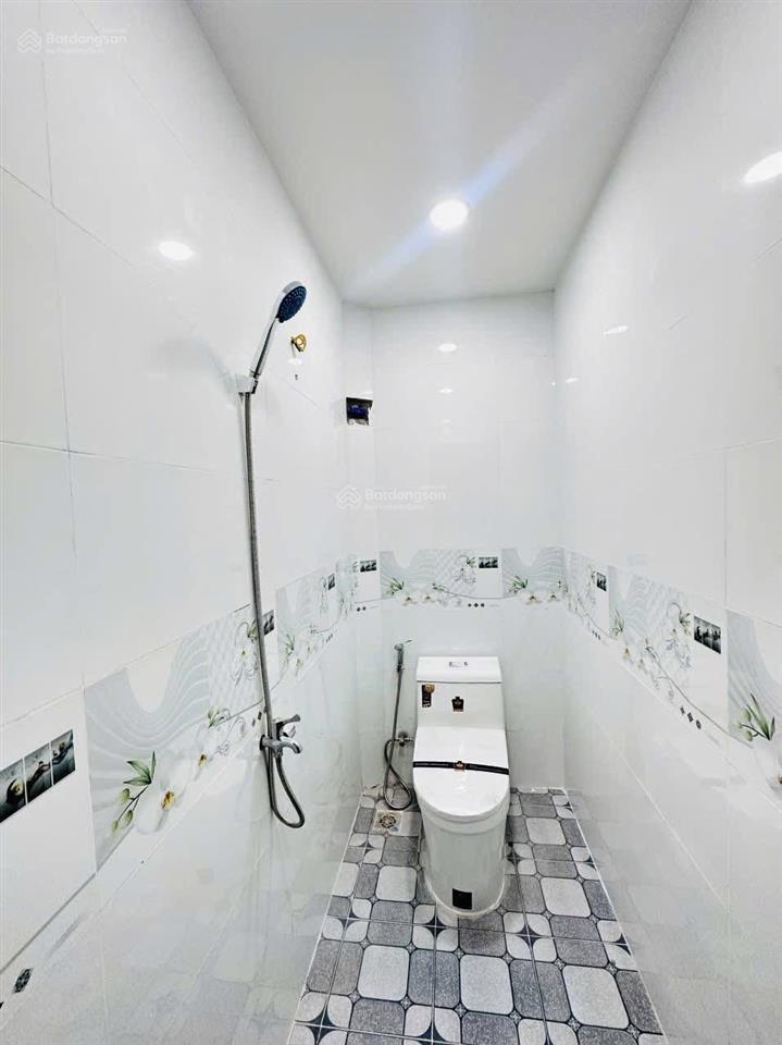 Cô hà đi định cư bán gấp nhà dt 70,2m2 bùi văn batân thuận đôngquận 7. gần chợ bùi văn ba 500m