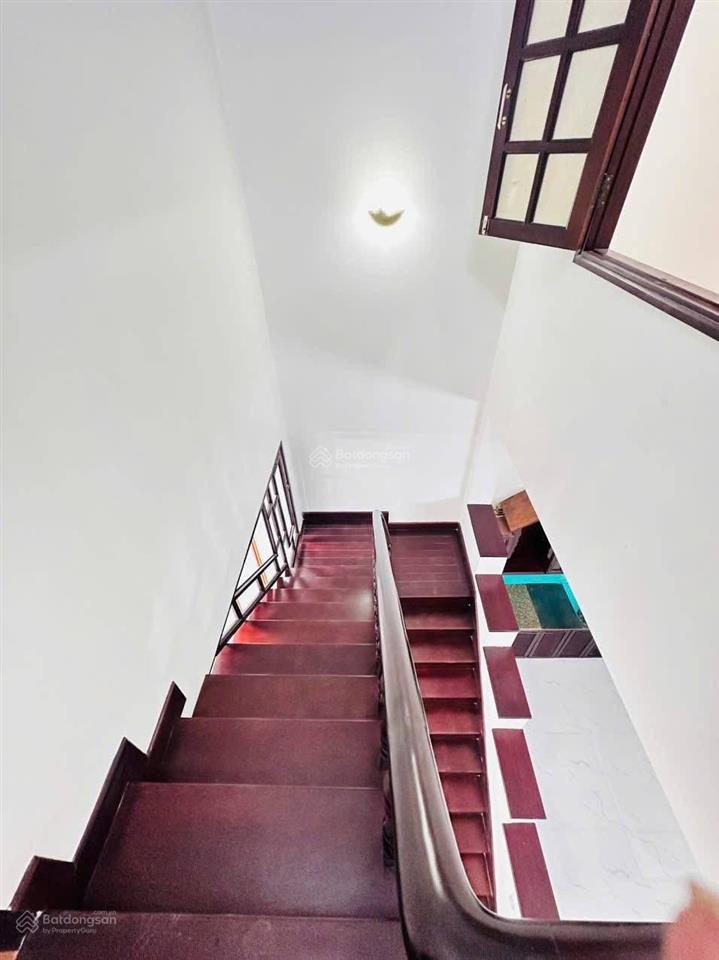 Cô hà đi định cư bán gấp nhà dt 70,2m2 bùi văn batân thuận đôngquận 7. gần chợ bùi văn ba 500m