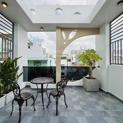 Nhà bán đường nguyễn gia tríbình thạnh, ôtô tới cửa, gần trường hutech, 80m2, cho thuê 22tr