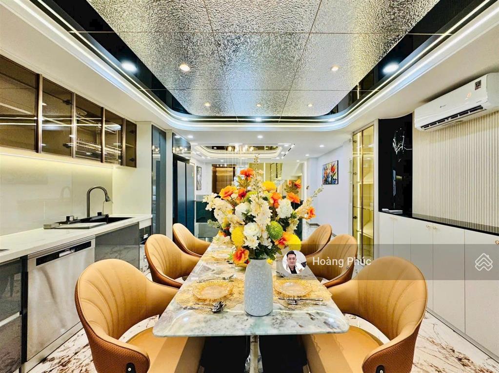Dt 80m2 đúc 4 tấm,giá 3tỷ720, đường hồ xuân hương trung tâm quận 3, gần b. viện da liễu, ôtô vô nhà