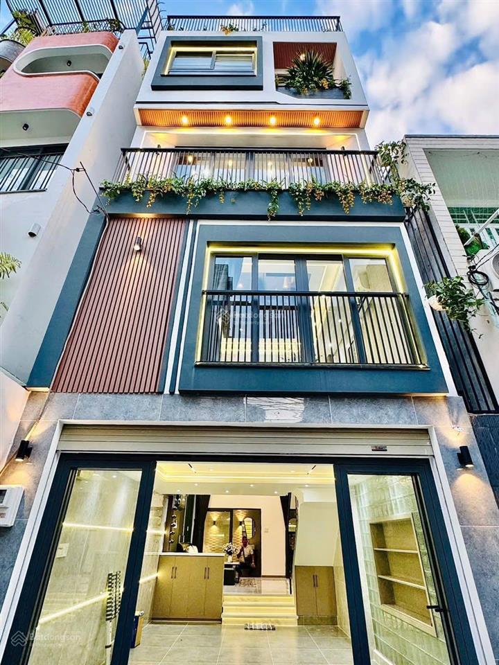 Trung tâm quận 5 đường trần hưng đạo hai ôtô né nhau, 3tỷ450 dt 81m2 (4,6mx17,5m), gần chợ cao đạt