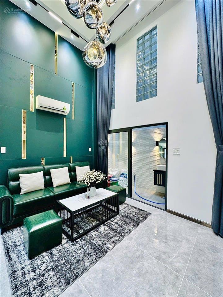 Trung tâm quận 5 đường trần hưng đạo hai ôtô né nhau, 3tỷ450 dt 81m2 (4,6mx17,5m), gần chợ cao đạt