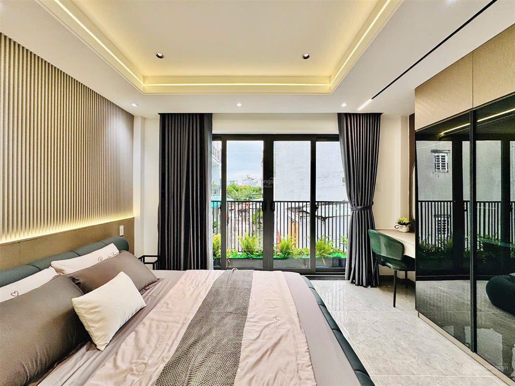 Trung tâm quận 5 đường trần hưng đạo hai ôtô né nhau, 3tỷ450 dt 81m2 (4,6mx17,5m), gần chợ cao đạt