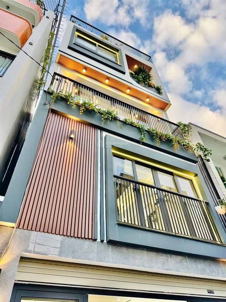 Trung tâm quận 5 đường trần hưng đạo hai ôtô né nhau, 3tỷ450 dt 81m2 (4,6mx17,5m), gần chợ cao đạt