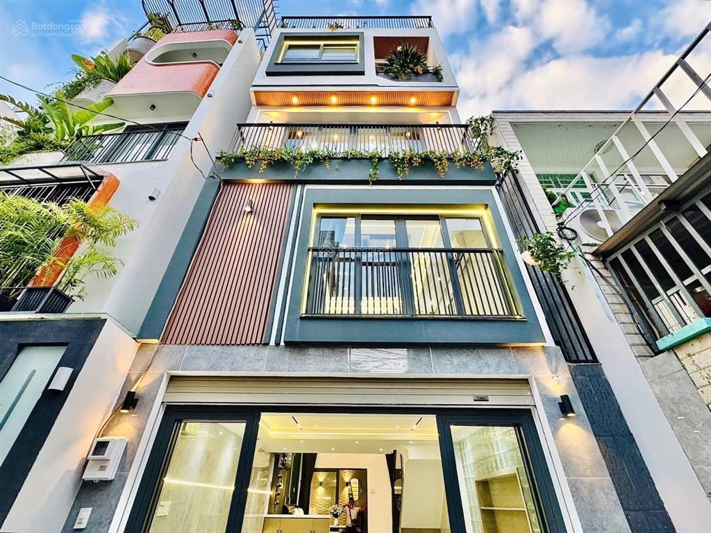 Trung tâm quận 5 đường trần hưng đạo hai ôtô né nhau, 3tỷ450 dt 81m2 (4,6mx17,5m), gần chợ cao đạt