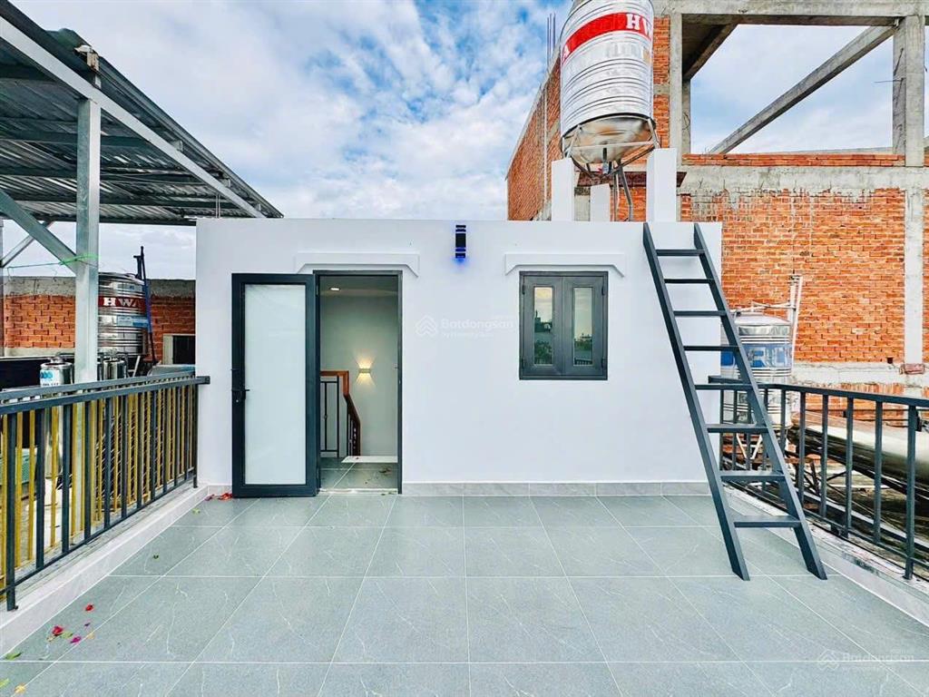 Đoàn văn bơ  quận 4, dt 74m2 (3pn  4nvs) giá 3tỷ320 xe hơi tới cửa, gần chợ xóm chiếu