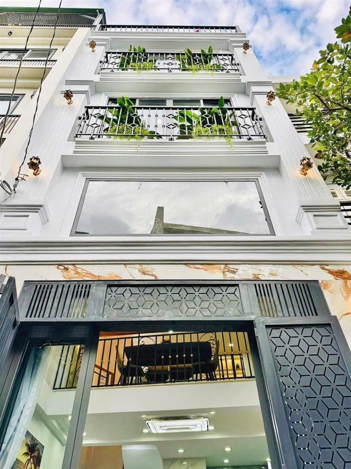 Đoàn văn bơ  quận 4, dt 74m2 (3pn  4nvs) giá 3tỷ320 xe hơi tới cửa, gần chợ xóm chiếu