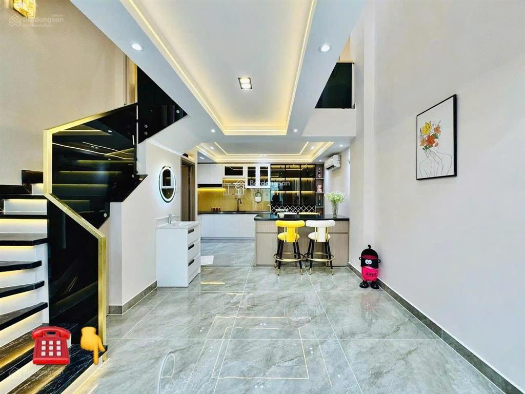 Vợ chồng cô sáu bán nhà đường lê thánh tôn  quận 1, giá 4tỷ2 dt 80m2, đoạn gần vincom đồng khởi