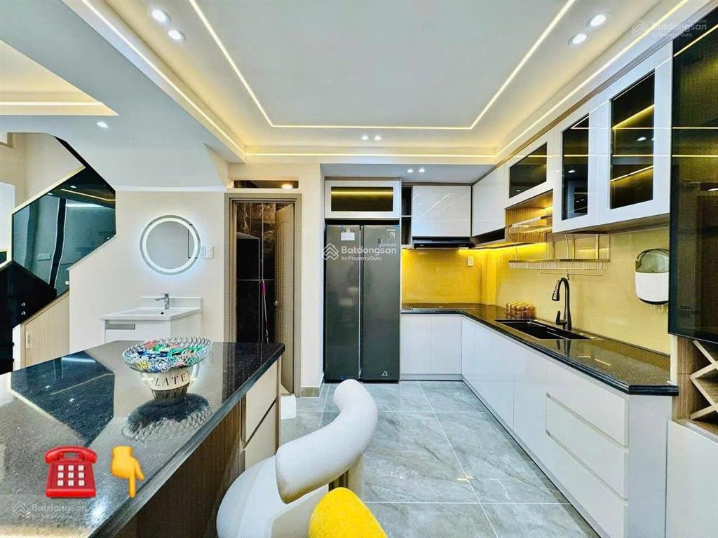 Vợ chồng cô sáu bán nhà đường lê thánh tôn  quận 1, giá 4tỷ2 dt 80m2, đoạn gần vincom đồng khởi